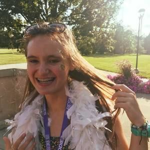 Meet your Posher, Essi